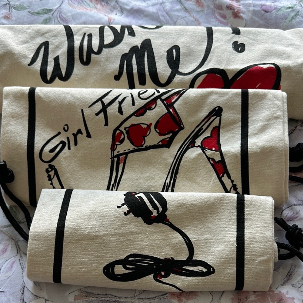 FRIENDS set of Drawstring Bags for travel